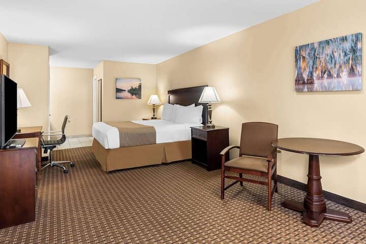 Room 16 of 33